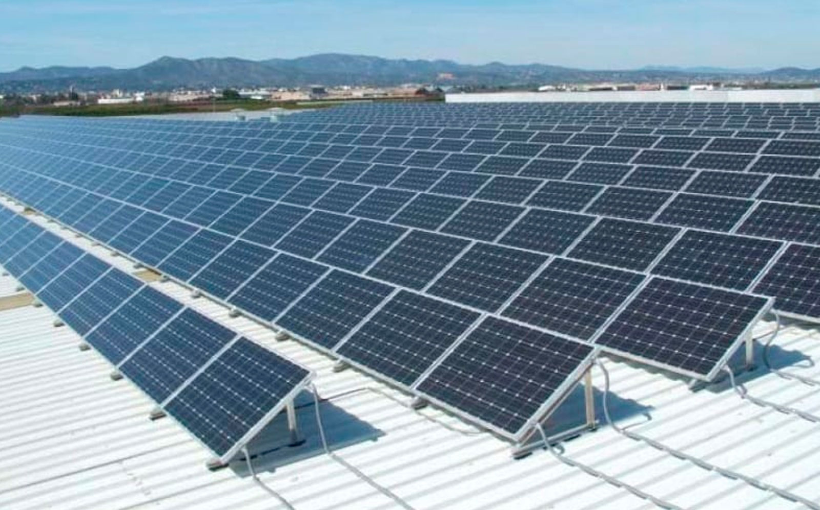 Paneles solares en el ahorro de agua